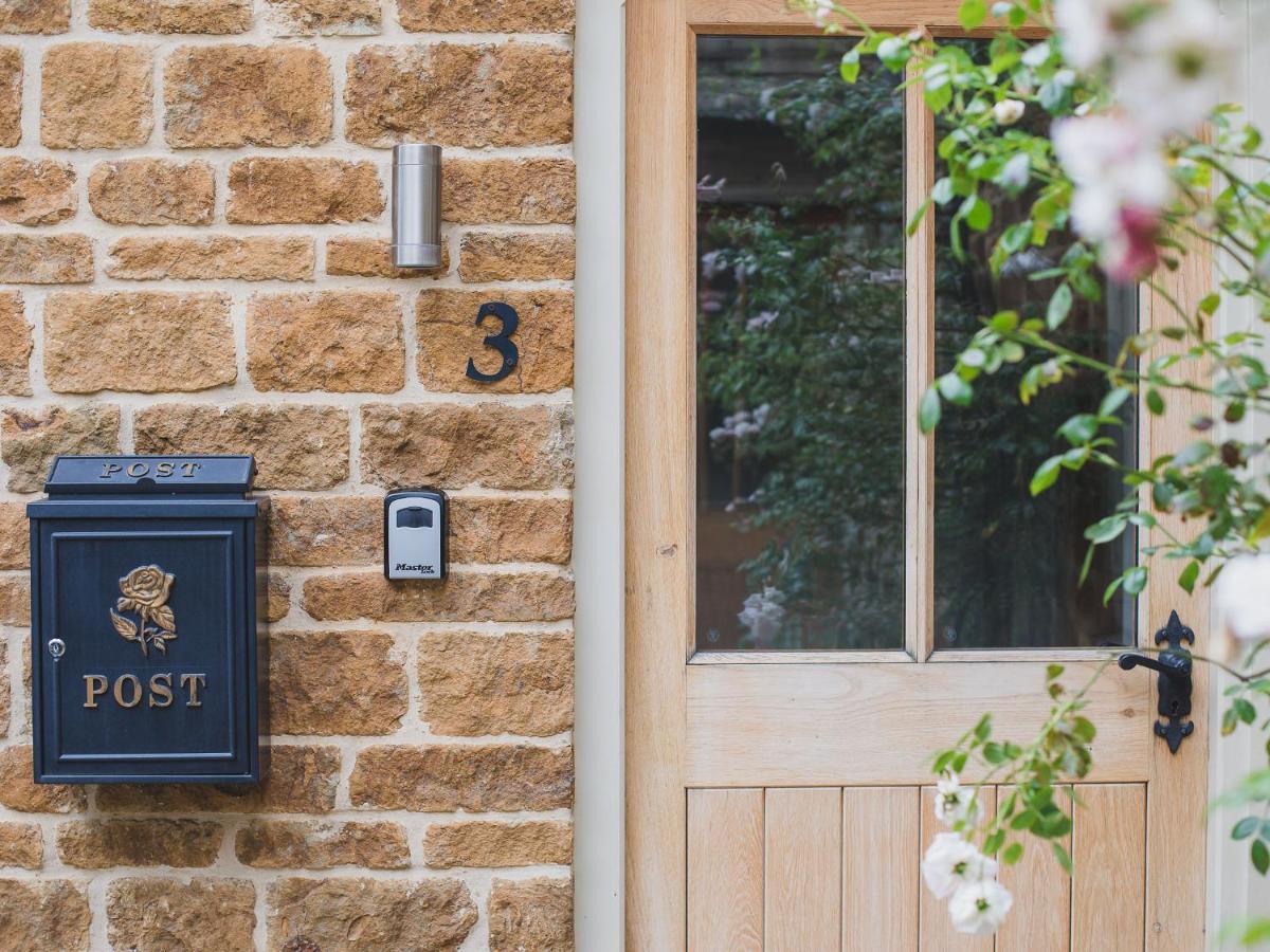 Climbing Rose Cottage - Dog Friendly - Peaceful Cotswold Cottage Adlestrop エクステリア 写真
