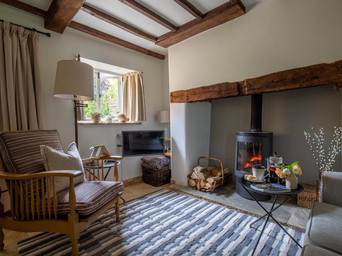 Climbing Rose Cottage - Dog Friendly - Peaceful Cotswold Cottage Adlestrop エクステリア 写真