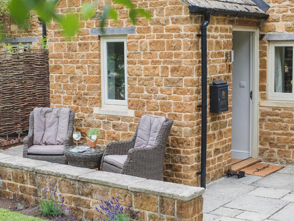 Climbing Rose Cottage - Dog Friendly - Peaceful Cotswold Cottage Adlestrop エクステリア 写真