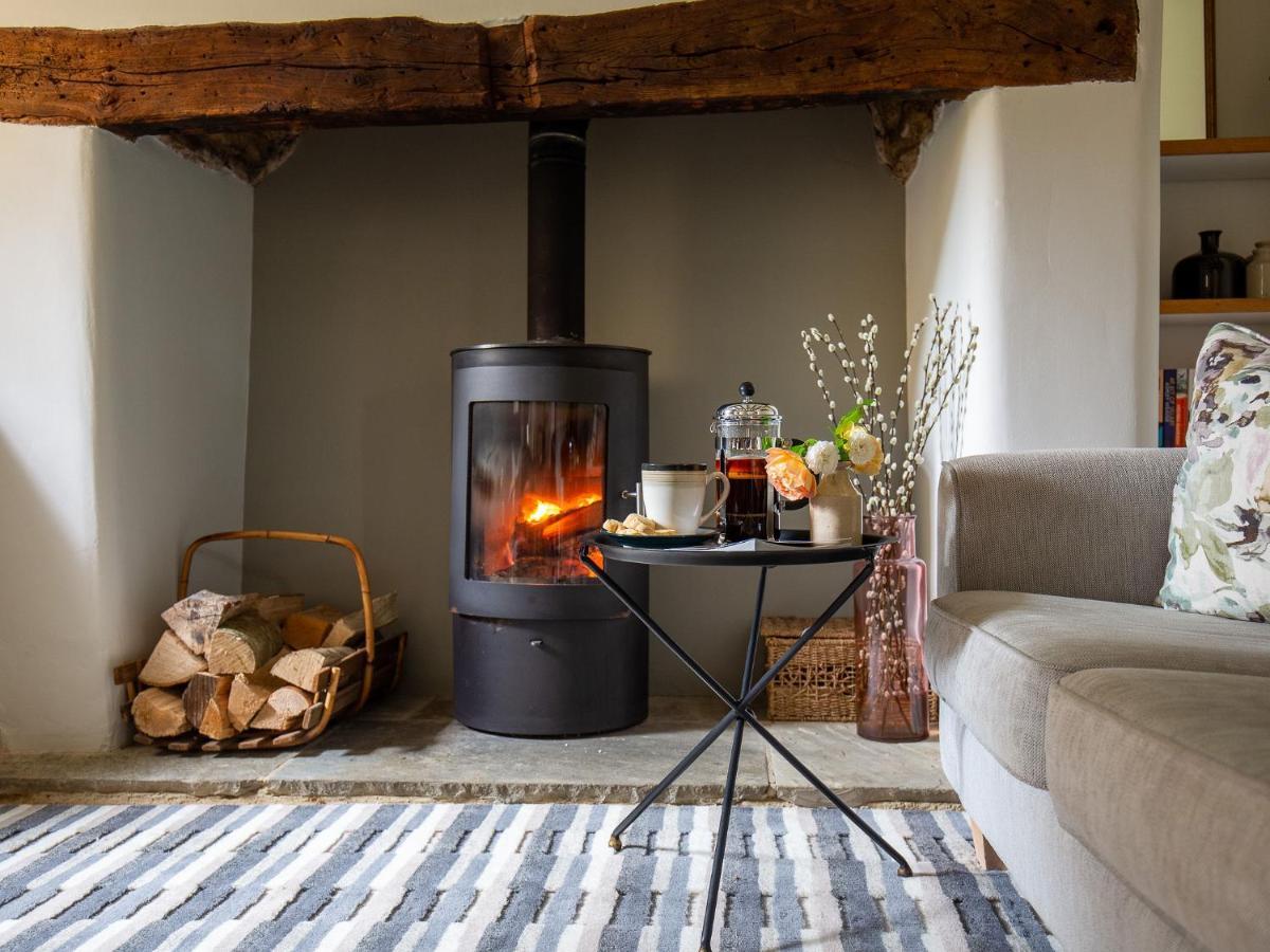 Climbing Rose Cottage - Dog Friendly - Peaceful Cotswold Cottage Adlestrop エクステリア 写真