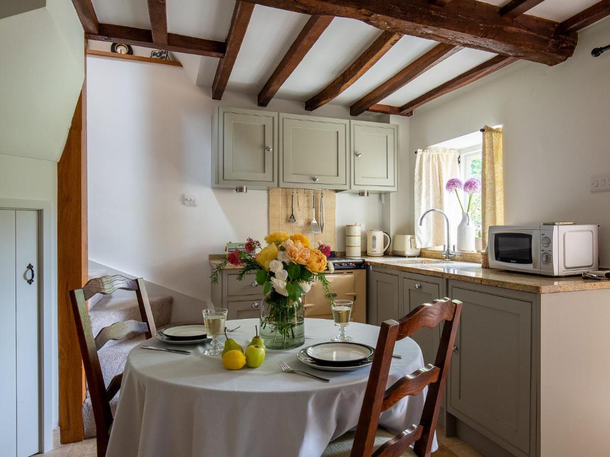 Climbing Rose Cottage - Dog Friendly - Peaceful Cotswold Cottage Adlestrop エクステリア 写真