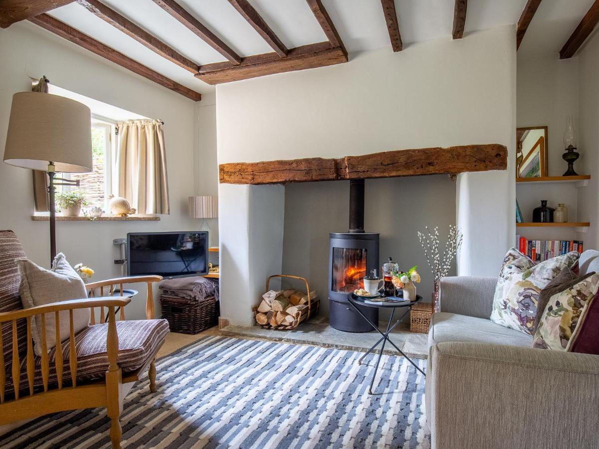 Climbing Rose Cottage - Dog Friendly - Peaceful Cotswold Cottage Adlestrop エクステリア 写真