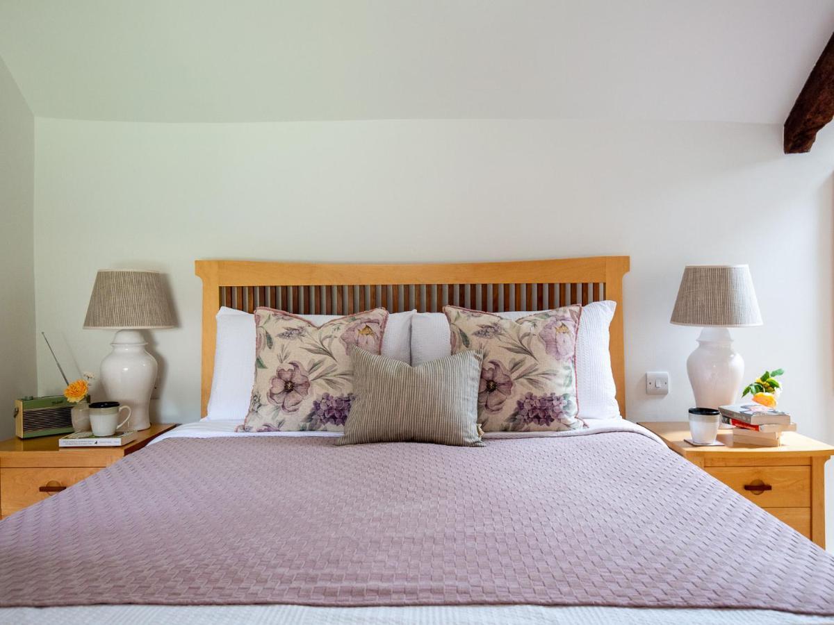 Climbing Rose Cottage - Dog Friendly - Peaceful Cotswold Cottage Adlestrop エクステリア 写真