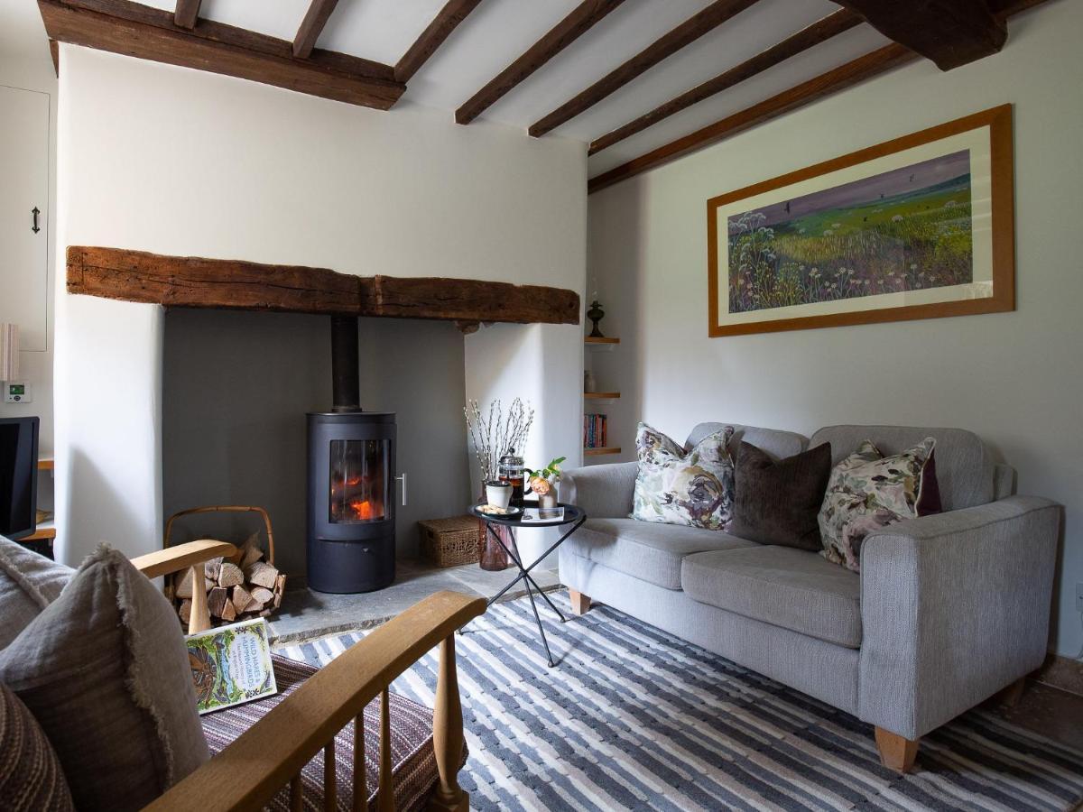 Climbing Rose Cottage - Dog Friendly - Peaceful Cotswold Cottage Adlestrop エクステリア 写真