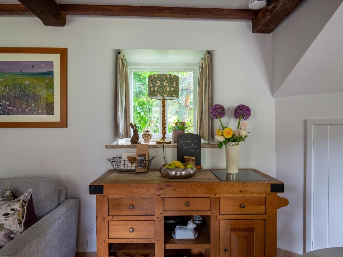 Climbing Rose Cottage - Dog Friendly - Peaceful Cotswold Cottage Adlestrop エクステリア 写真