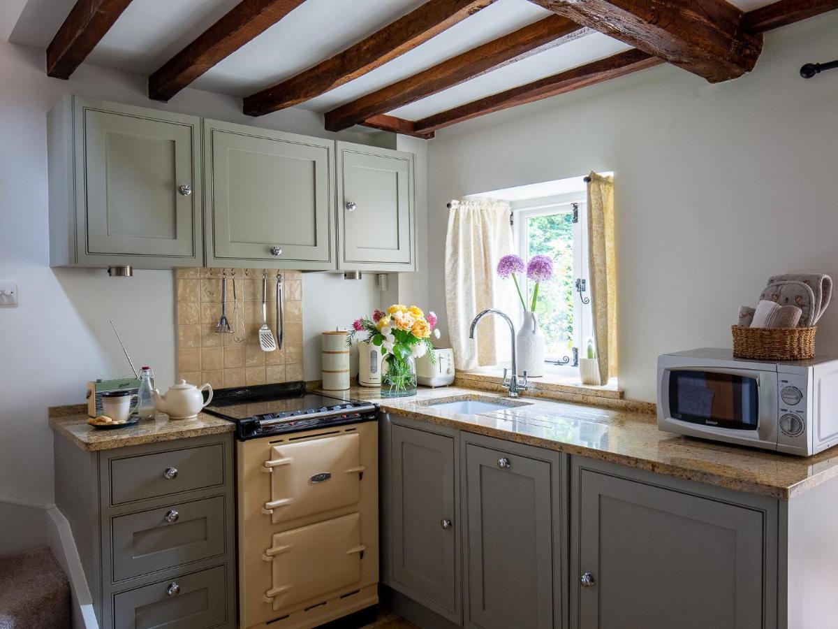 Climbing Rose Cottage - Dog Friendly - Peaceful Cotswold Cottage Adlestrop エクステリア 写真