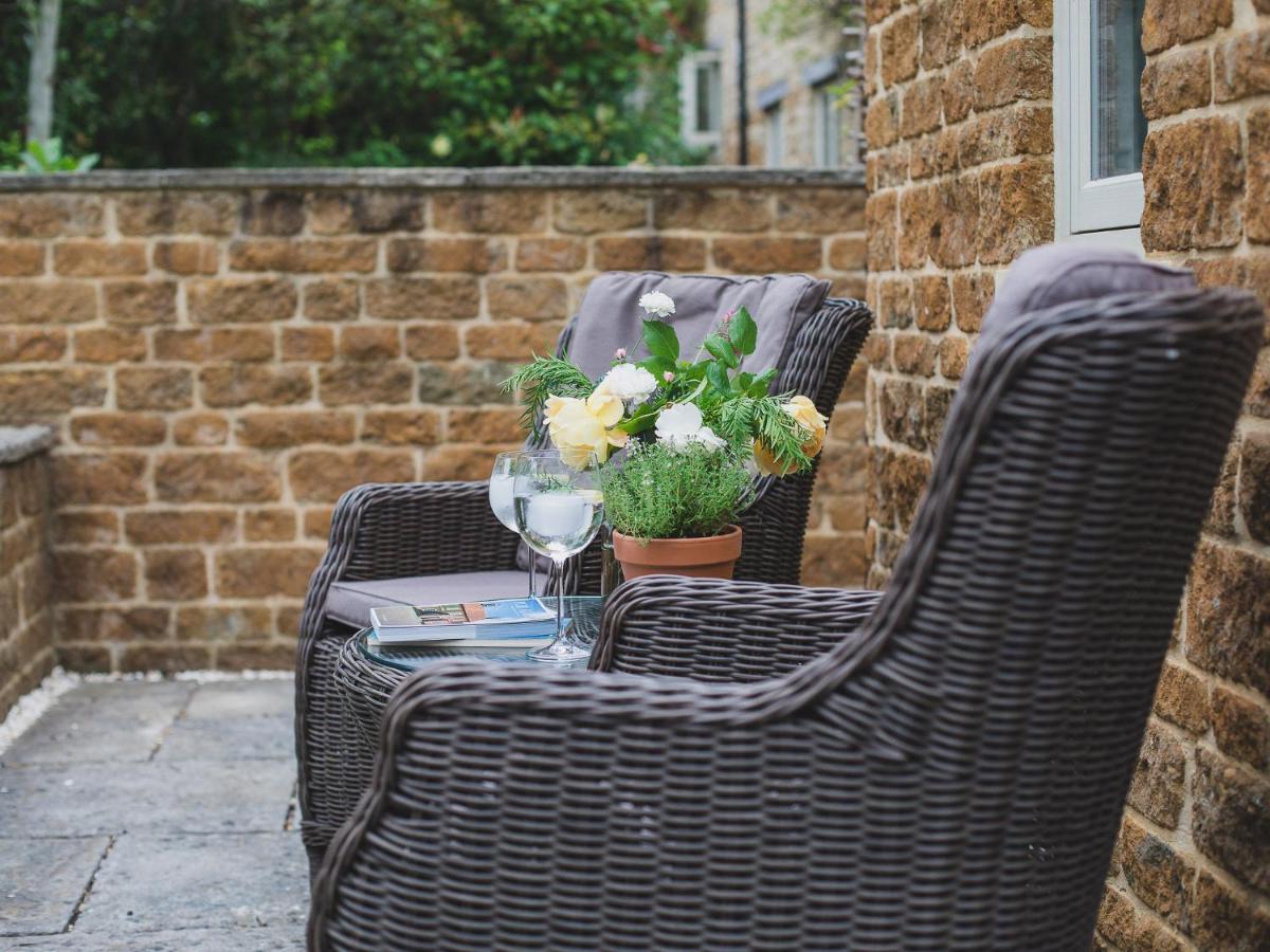 Climbing Rose Cottage - Dog Friendly - Peaceful Cotswold Cottage Adlestrop エクステリア 写真